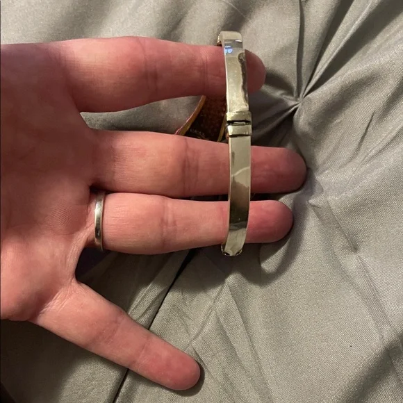 Elegant Pink and Gold Women's Bracelet - Picture 5 of 7